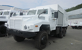 六驱防护型装甲维修服务车