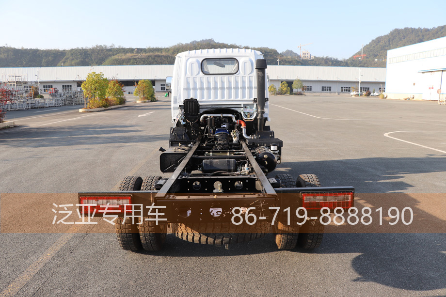 东风福瑞卡底盘,四驱福瑞卡底盘,四驱东风小霸王,四驱小霸王,4*4底盘改装,东风平头小四驱,4*4福瑞卡小霸王,东风轻卡底盘,东风轻卡配置