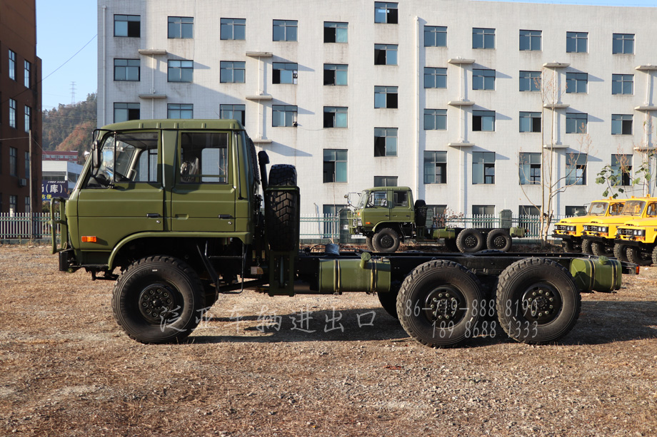 东风2102双排底盘,6×6越野卡车底盘