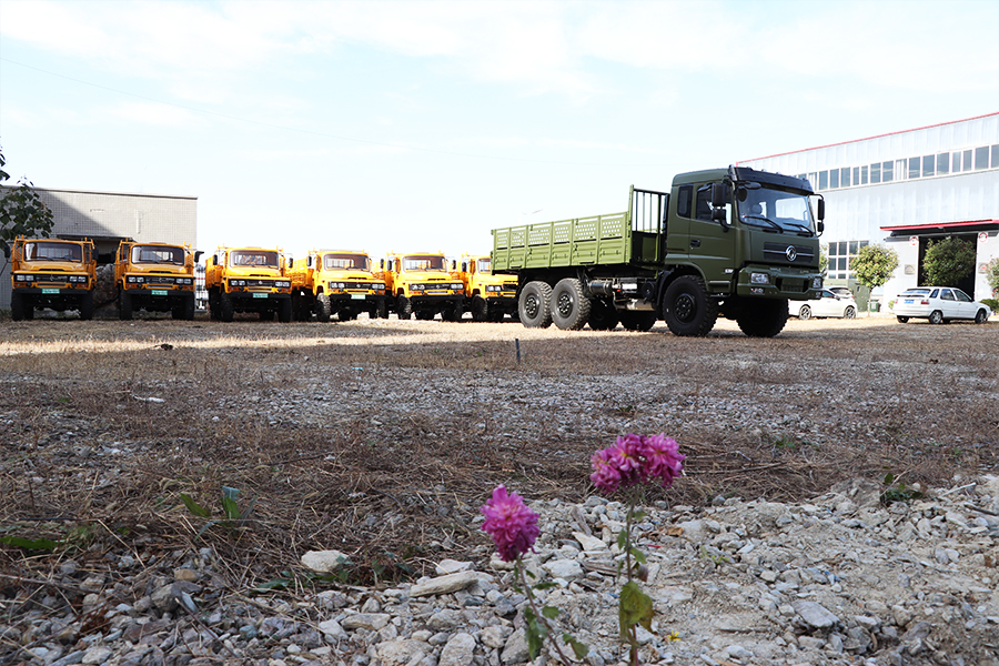 <strong>东风四驱六驱越野特种专用车驾驶室总成拆下和安装注意事项</strong>