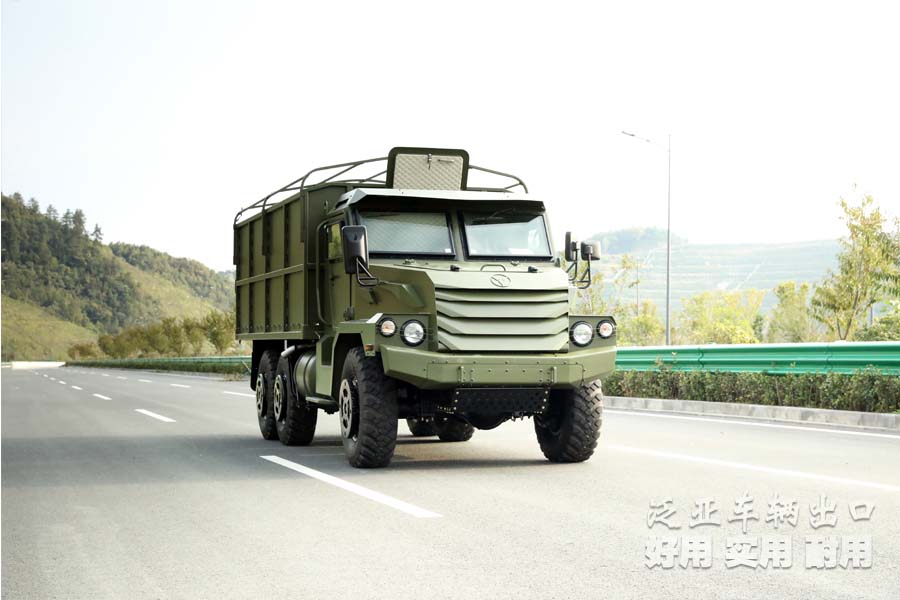 东风六驱卡车，东风装甲车，六驱装甲车，军用装甲车，装甲车出口，越野专用车，六驱越野卡车，装甲车定制