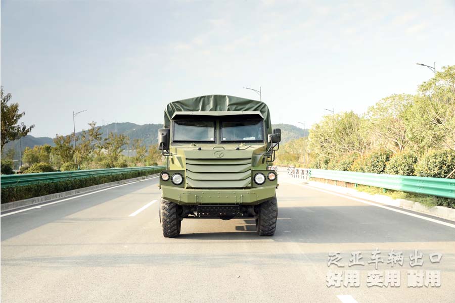 东风六驱卡车，东风装甲车，六驱装甲车，军用装甲车，装甲车出口，越野专用车，六驱越野卡车，装甲车定制