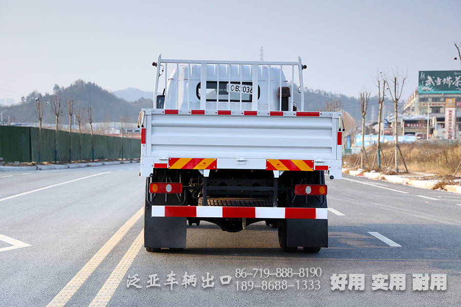 右舵卡车,双排卡车,出口专用车定制,4*4右驾货车,越野卡车,全驱车出口