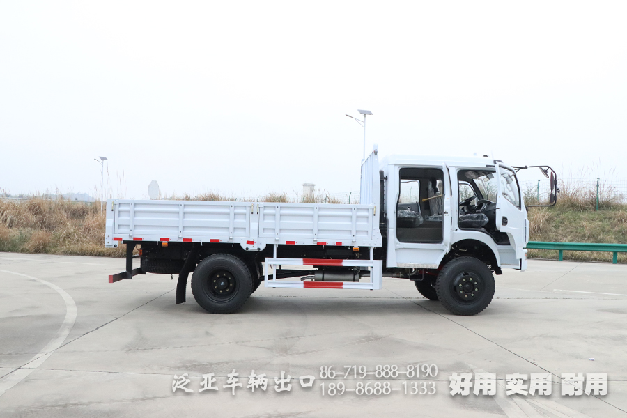 4*4东风卡车,轻型卡车,越野卡车,东风双排卡车,3吨小型卡车,货箱4.2米