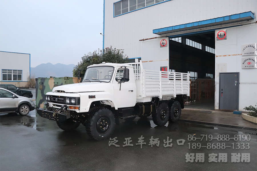 东风EQ2082、越野车、东风EQ240、湖北越野专用车官网,湖北越野专用车有限公司官网,越野卡车定制,东风四驱六驱,东风军车改装,越野运兵车,森林消防车,四驱六驱越野车底盘,越野客车,越野卡车,专用车改装,工厂直销专用车、轻型越野卡车底盘、六驱卡车