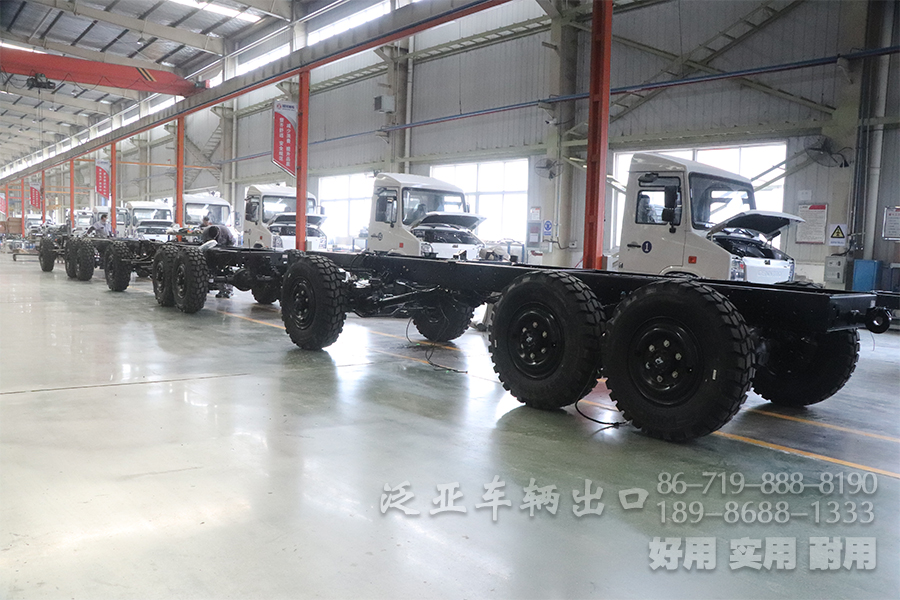 东风EQ2082、越野车、东风EQ240、湖北越野专用车官网,湖北越野专用车有限公司官网,越野卡车定制,东风四驱六驱,东风军车改装,越野运兵车,森林消防车,四驱六驱越野车底盘,越野客车,越野卡车,专用车改装,工厂直销专用车、轻型越野卡车底盘、六驱卡车