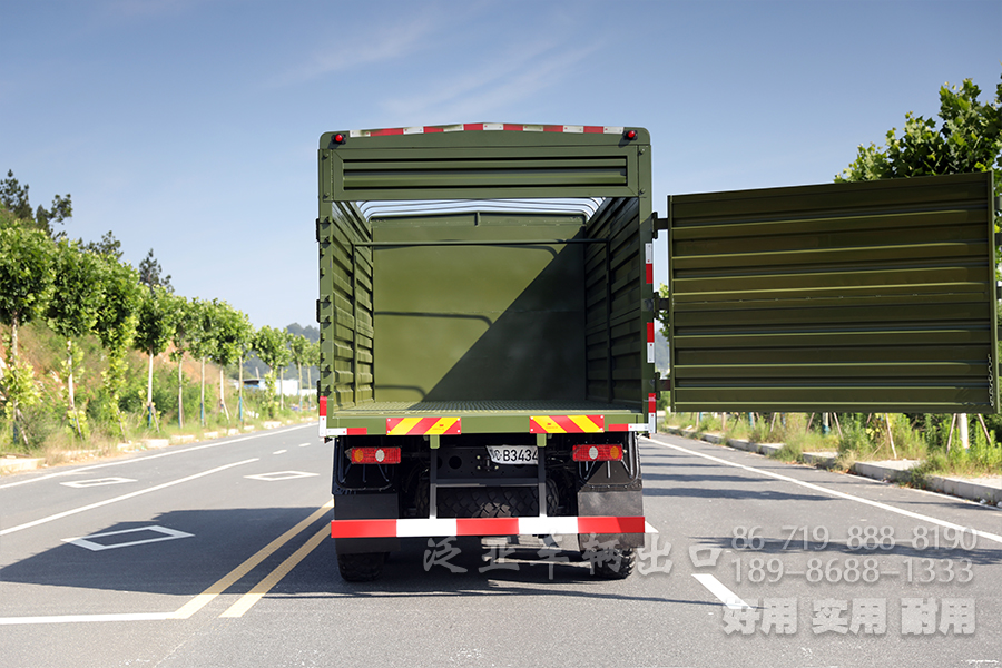 东风六驱340马力越野运输车，340马力重型商用车出口、大载荷越野运输车