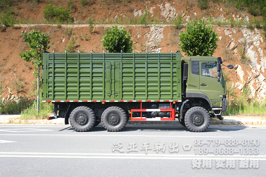 东风六驱340马力越野运输车，340马力重型商用车出口、大载荷越野运输车