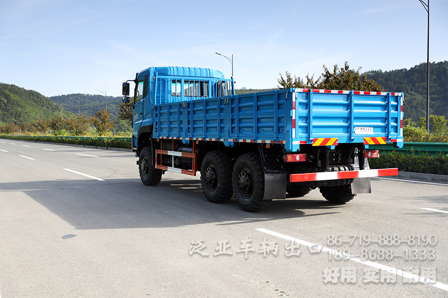 东风六驱，340马力卡车，六驱出口卡车，6*6货运卡车，长途货车，刹车降温水箱，6*6货运卡车