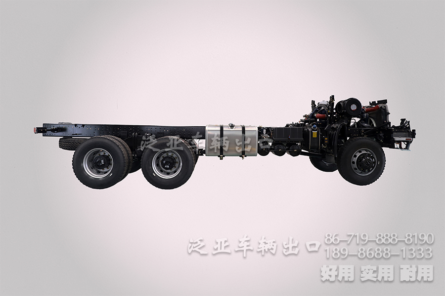 东风三桥底盘,25吨底盘,350马力底盘,出口重型底盘,8米后八轮底盘,底盘改装,三类底盘