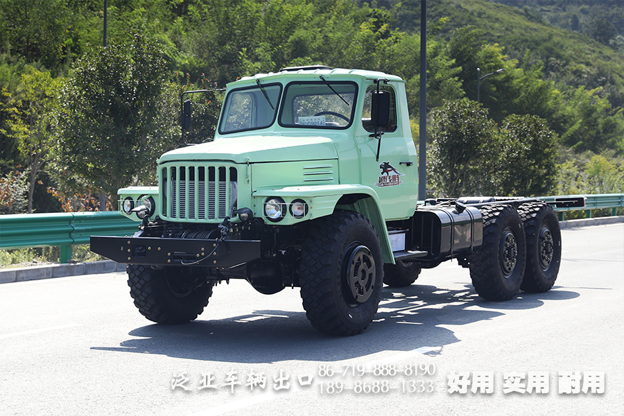 东风双玻璃EQ2100六驱越野底盘_6×6尖头EQ245运兵卡车底盘出口_长头190马力军车专用改装