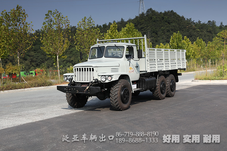 东风EQ2100,东风全驱越野卡车,长头EQ2100,六驱越野运兵车,6*6尖头载货汽车,六驱载货汽车,运兵卡车,长头卡车,210马力卡车,越野运兵车