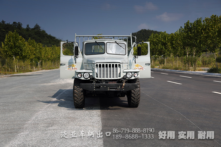 东风EQ2100,东风全驱越野卡车,长头EQ2100,六驱越野运兵车,6*6尖头载货汽车,六驱载货汽车,运兵卡车,长头卡车,210马力卡车,越野运兵车