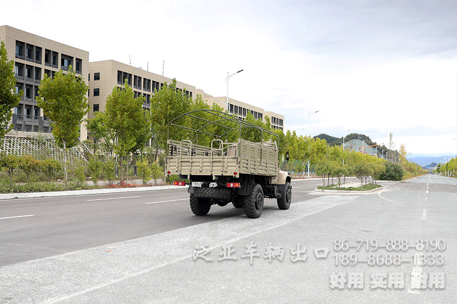 东风4x4,东风尖头卡车,东风越野卡车,东风四驱,EQ240,尖头驾驶室,东风四驱改装,定制化卡车出口,全驱卡车厂家