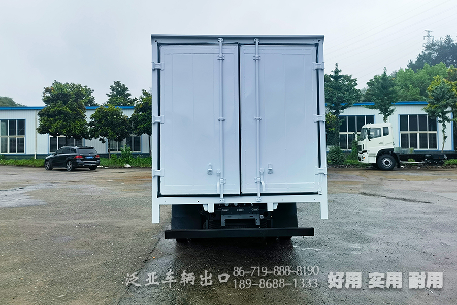 东风四驱,平头厢式货车,出口专用卡车,四驱白色卡车,4×4 平头,越野卡车,厢式车