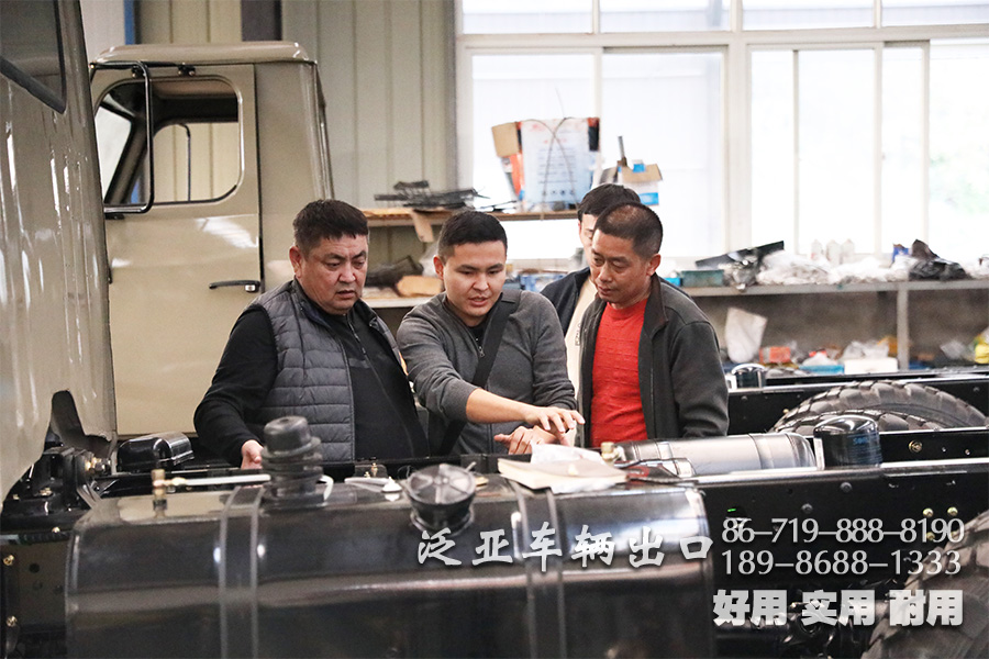 东风六驱客车、外访、东风四驱、东风六驱、湖北越野专用车公司