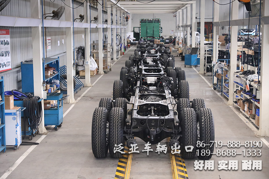 东风六驱、越野专用车、越野加油车、六驱加油车、六驱越野车、东风专用车