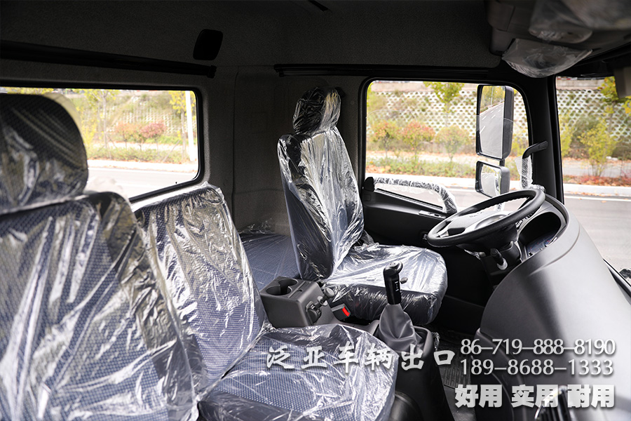 东风六驱、大马力底盘、越野运输车底盘、210马力底盘、出口专用底盘