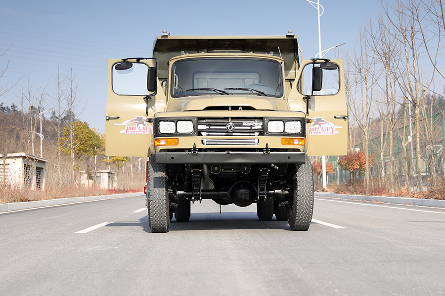 东风四驱，东风4x4，东风四驱尖头大玻璃越野卡车底盘，东风四驱底盘出口，东风底盘出口厂家