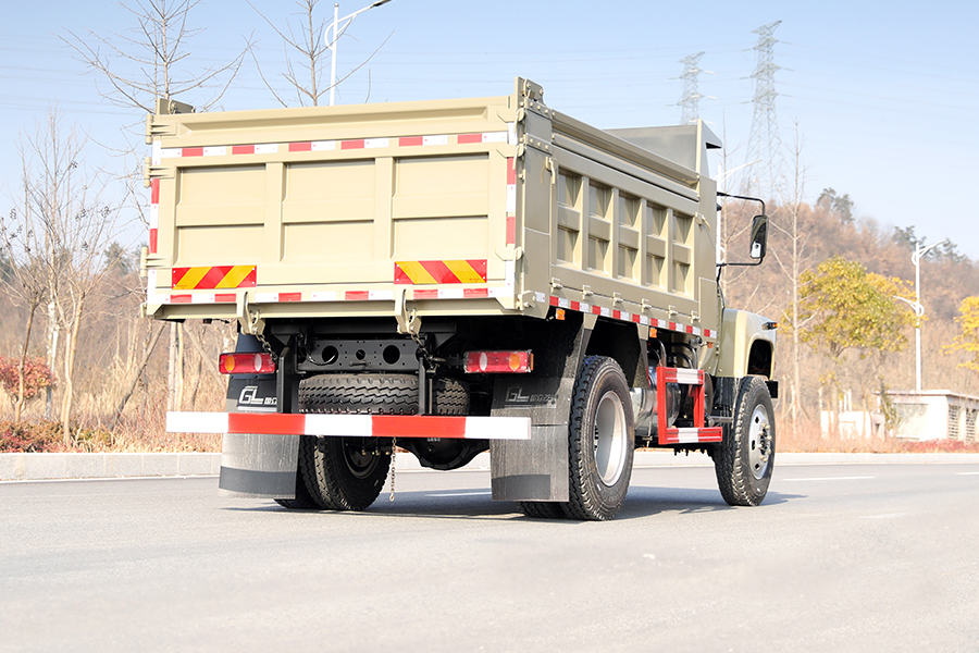 东风四驱，东风4x4，东风四驱尖头大玻璃越野卡车底盘，东风四驱底盘出口，东风底盘出口厂家