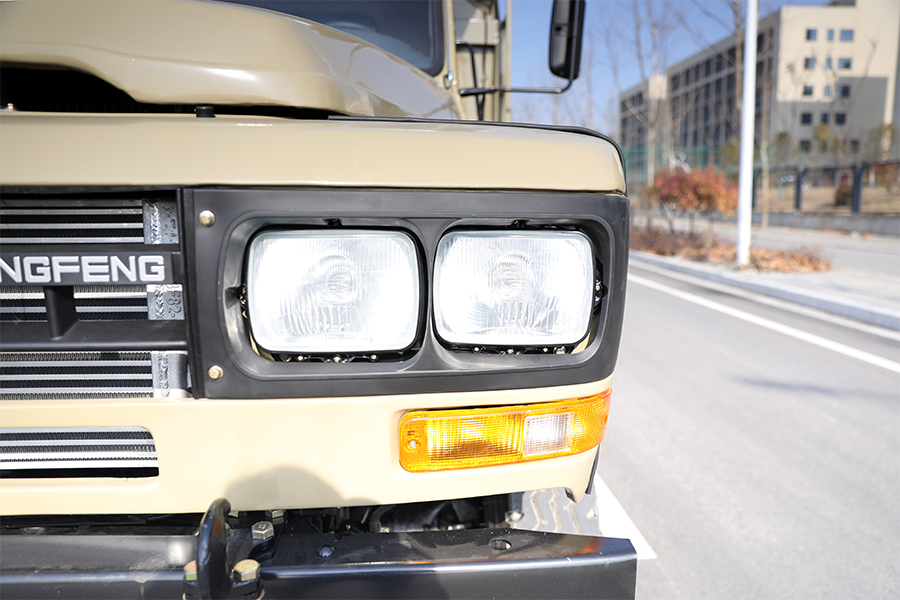 东风四驱，东风4x4，东风四驱尖头大玻璃越野卡车底盘，东风四驱底盘出口，东风底盘出口厂家