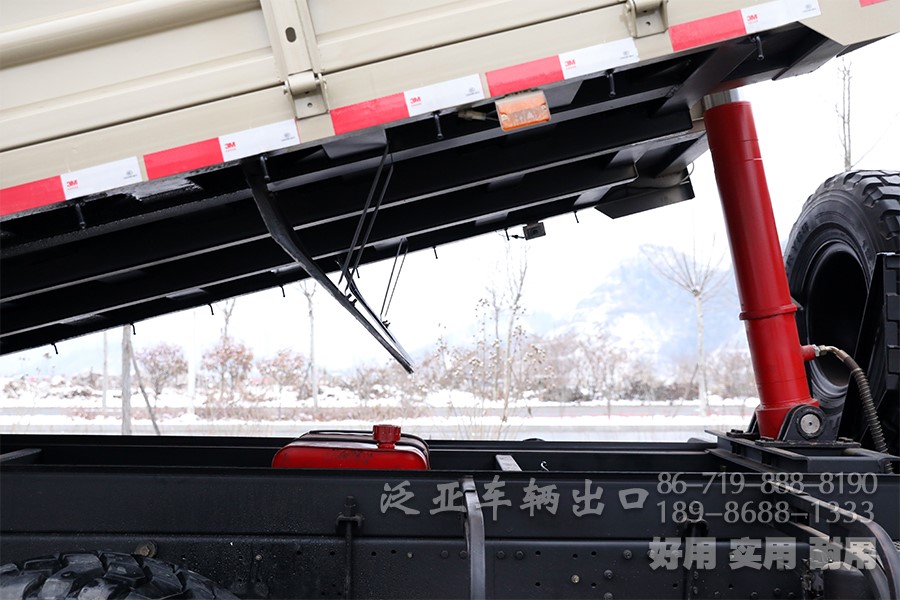 东风六驱。东风6x6，东风大马力越野卡车，天锦驾驶室卡车、210马力卡车