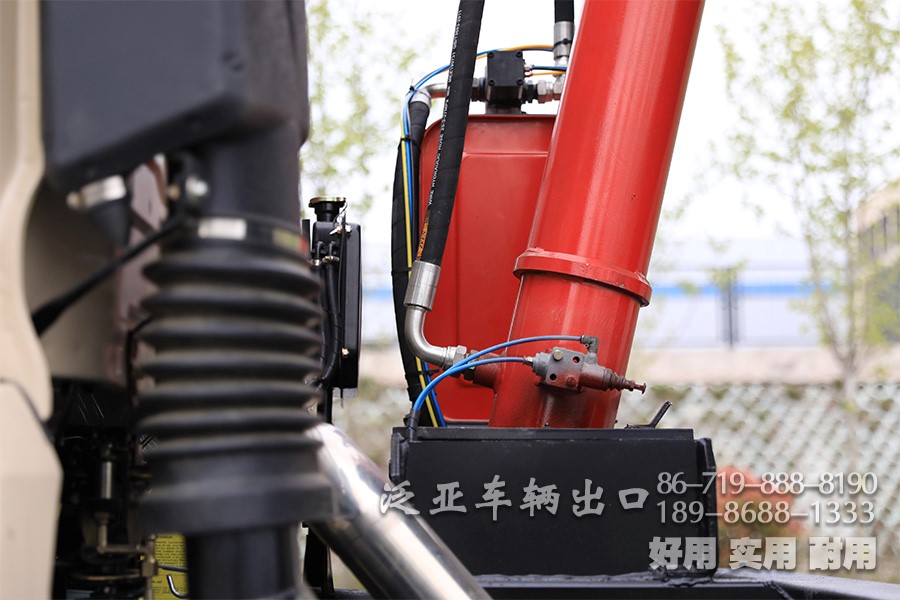 全驱自卸车，三桥自卸车，东风自卸车，东风六驱，后八轮自卸车，东风6×6，东风越野卡车，六驱自卸车，东风后八轮，后八轮卡车，全驱后八轮