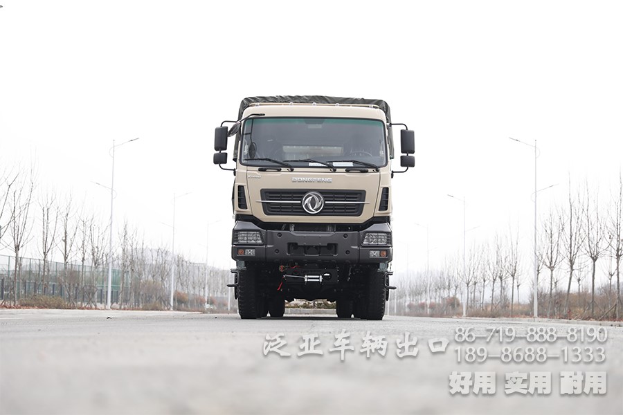 东风8x8，大马力仓栅车整车，450马力，手动十档越野专用运输车