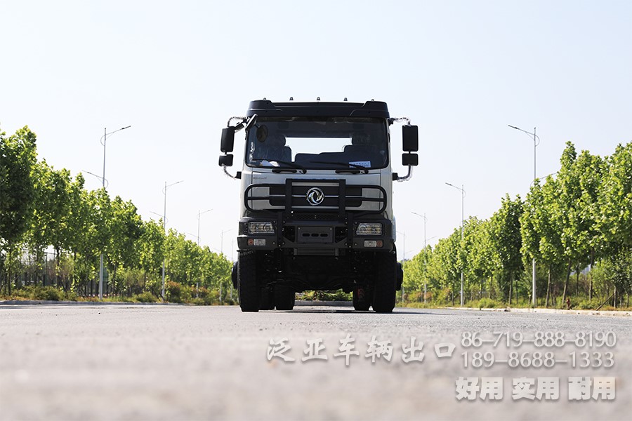 东风4x2，越野专用车底盘，190马力底盘