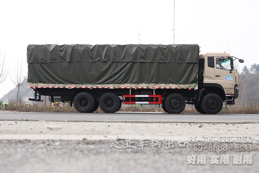 东风8x8，大马力仓栅车整车，450马力，手动十档越野专用运输车