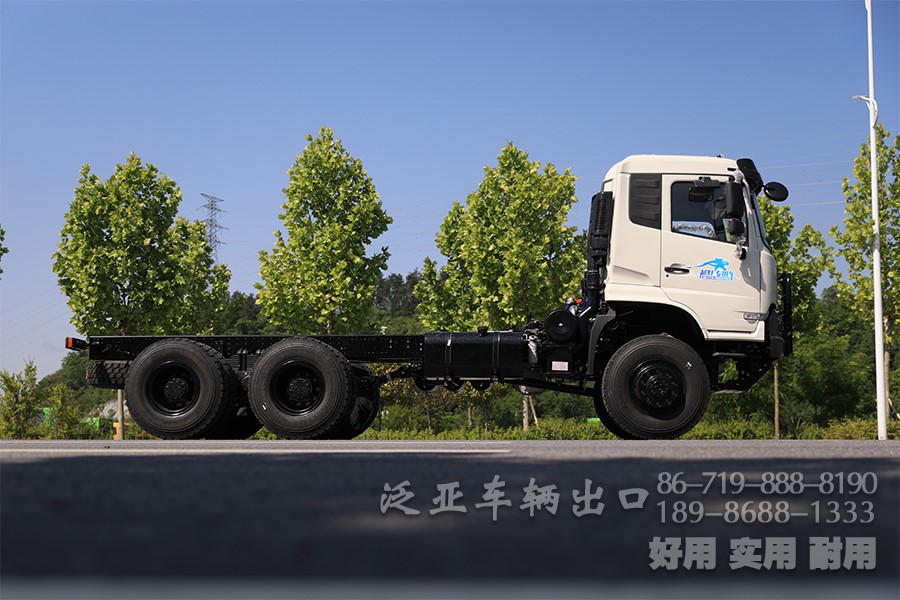 东风4x2，越野专用车底盘，190马力底盘