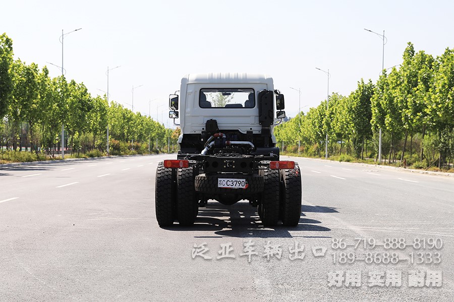 东风4x2，越野专用车底盘，190马力底盘