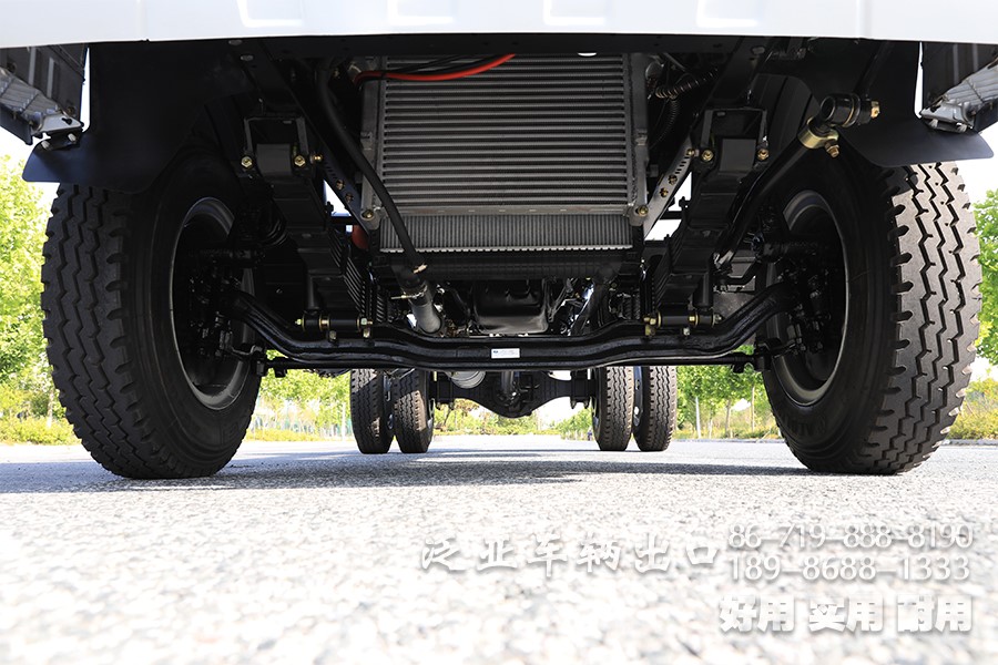 东风4x2，吸污车8档专用车底盘，多功能特种车底盘，底盘改装厂家