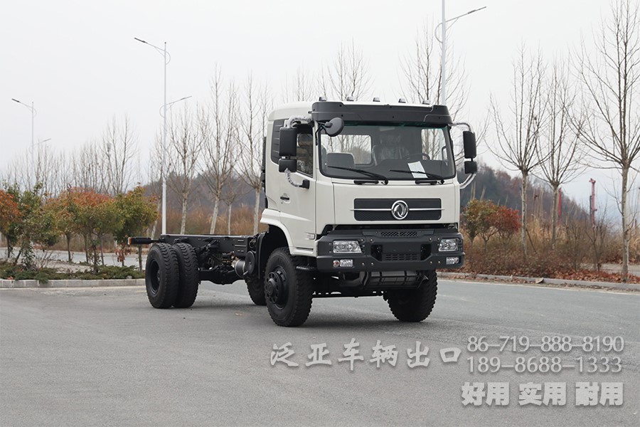 东风四驱，东风4x4，加油车底盘