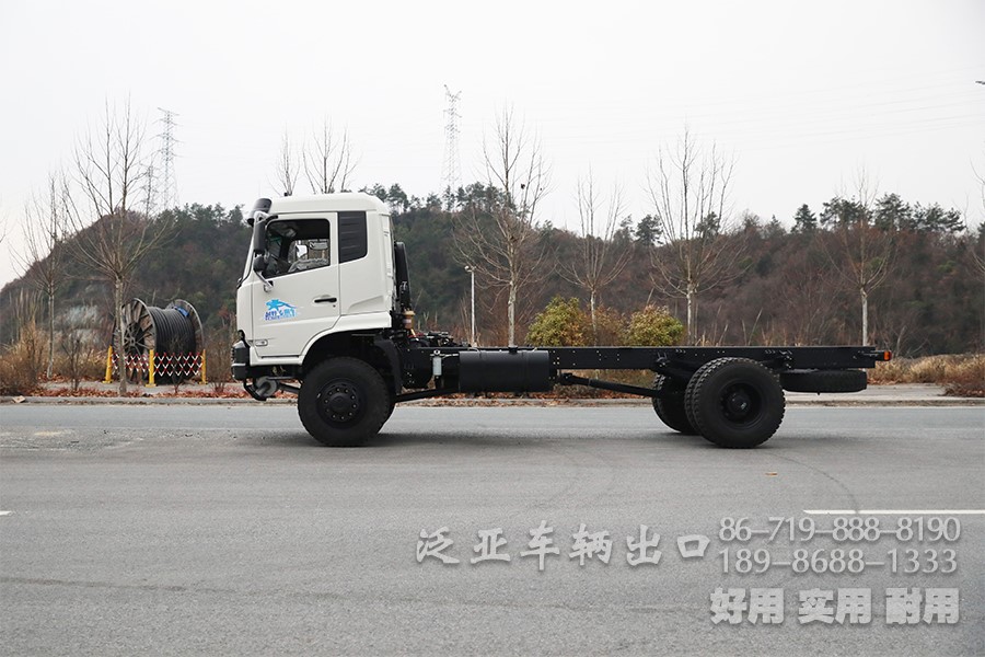 东风四驱，东风4x4，加油车底盘