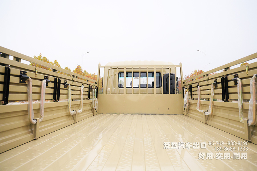 东风运兵车,4*2东风卡车,东风天锦6吨卡车,东风天锦运输车,EQ1120GA,军用越野卡车