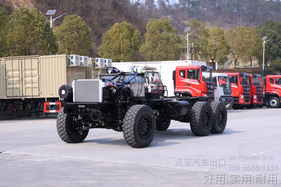 六驱右舵三类装甲底盘